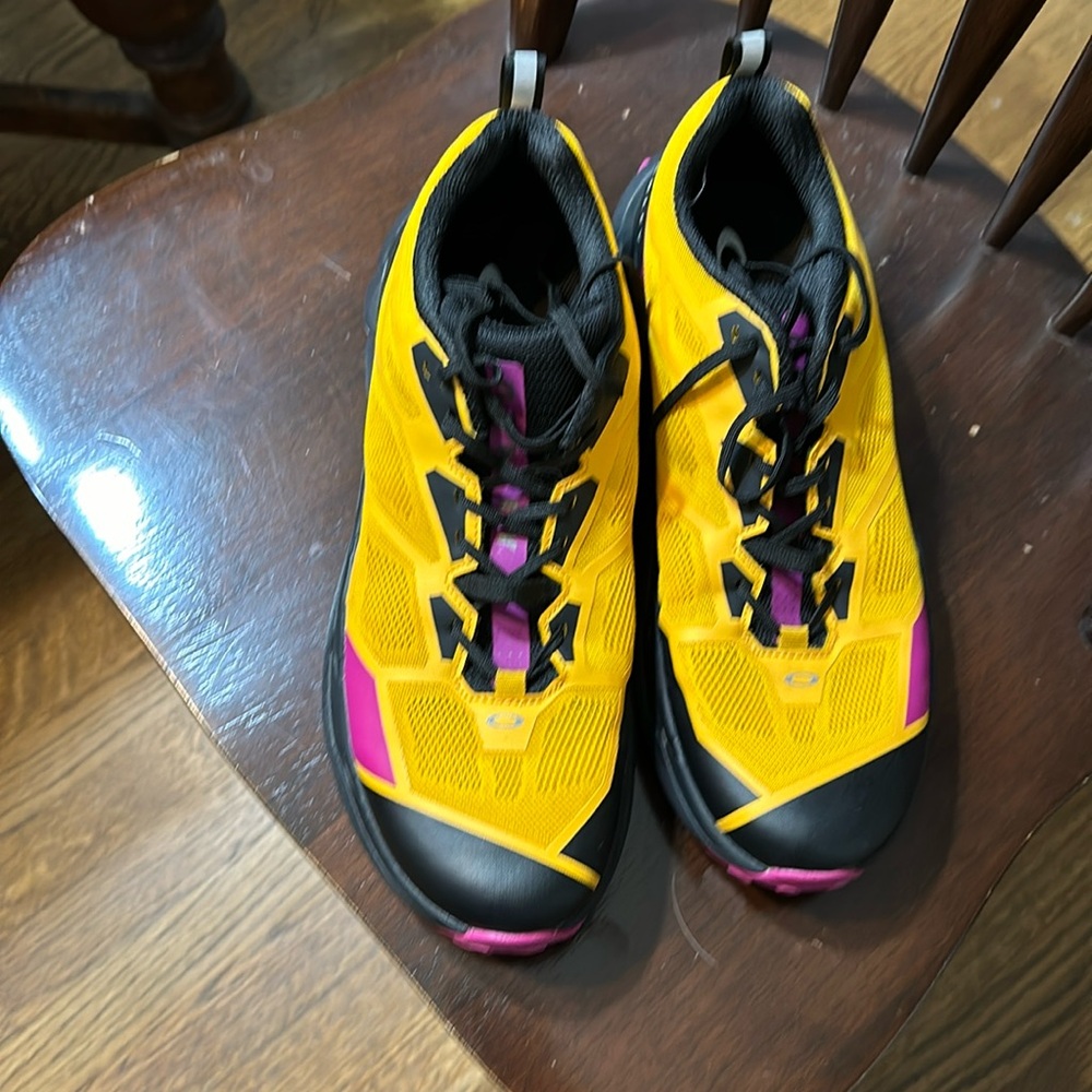 Oakley size 12 like new sneakers
